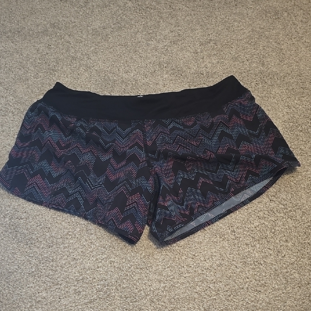 Rabbit Black Zigzag Women's Shorts